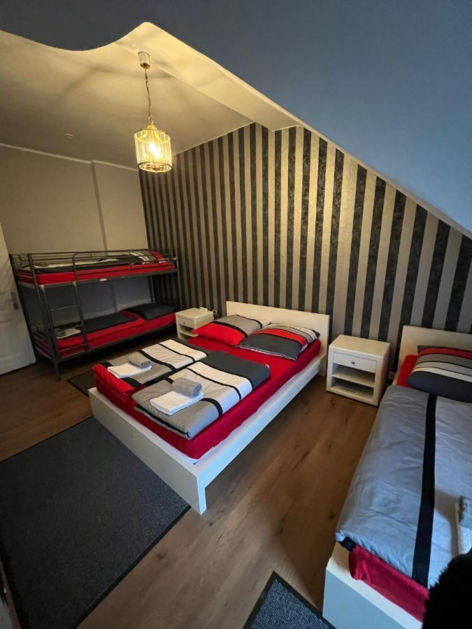 Adam'S Hostel - Self Check-In & Only Private Rooms Дюссельдорф Екстер'єр фото