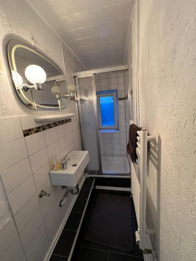 Adam'S Hostel - Self Check-In & Only Private Rooms Дюссельдорф Екстер'єр фото
