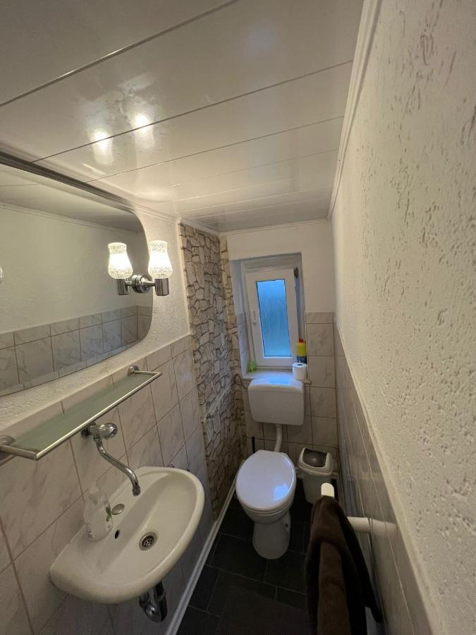 Adam'S Hostel - Self Check-In & Only Private Rooms Дюссельдорф Екстер'єр фото