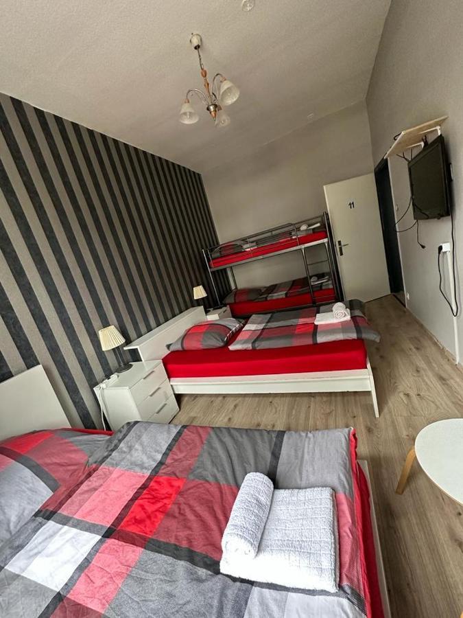 Adam'S Hostel - Self Check-In & Only Private Rooms Дюссельдорф Екстер'єр фото