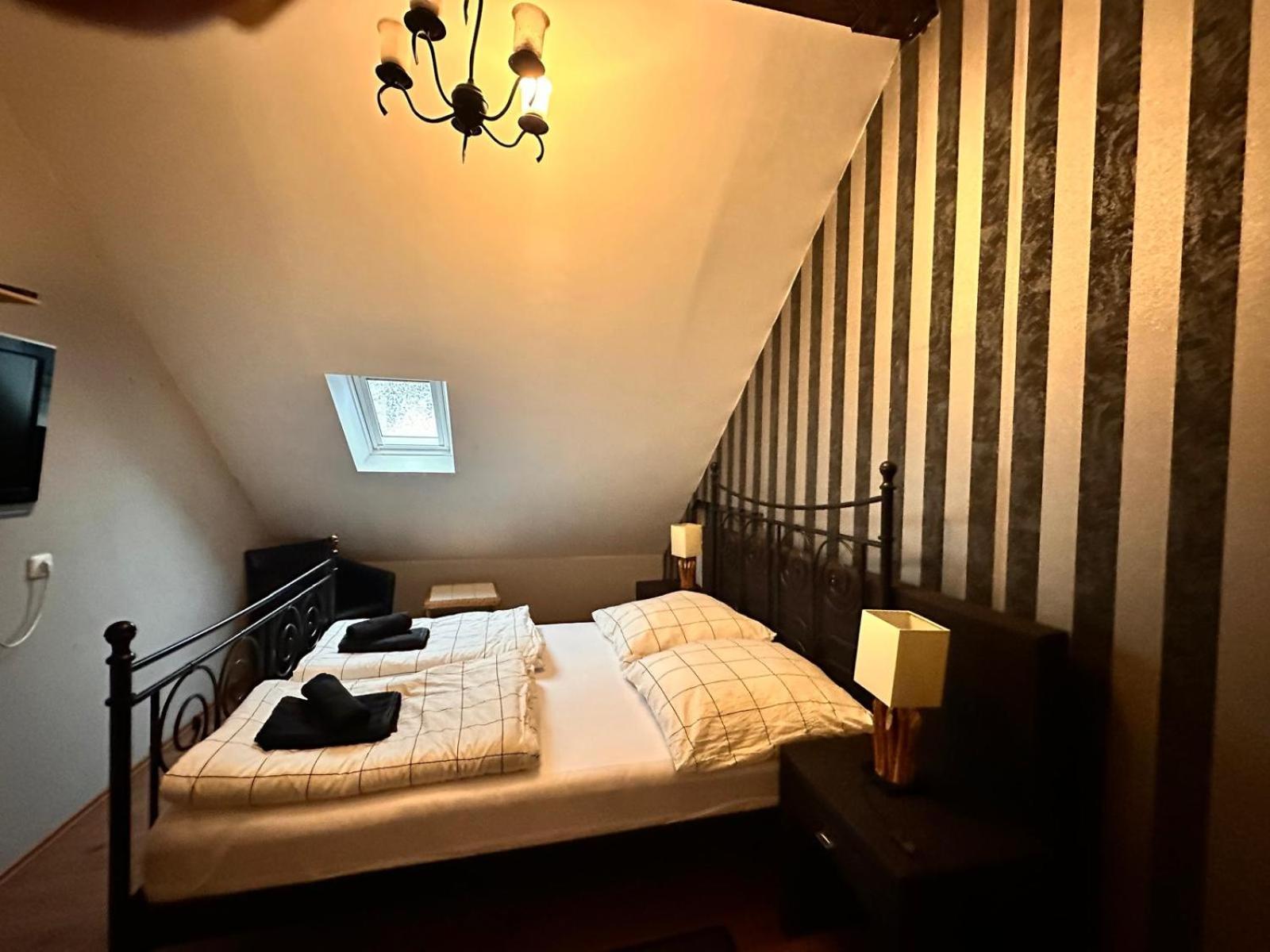 Adam'S Hostel - Self Check-In & Only Private Rooms Дюссельдорф Екстер'єр фото